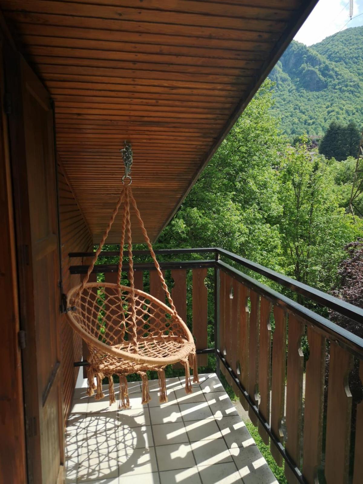 Feel Like Home - Vista Montagna, Vicino Lago Di Como Maggio Bilik gambar